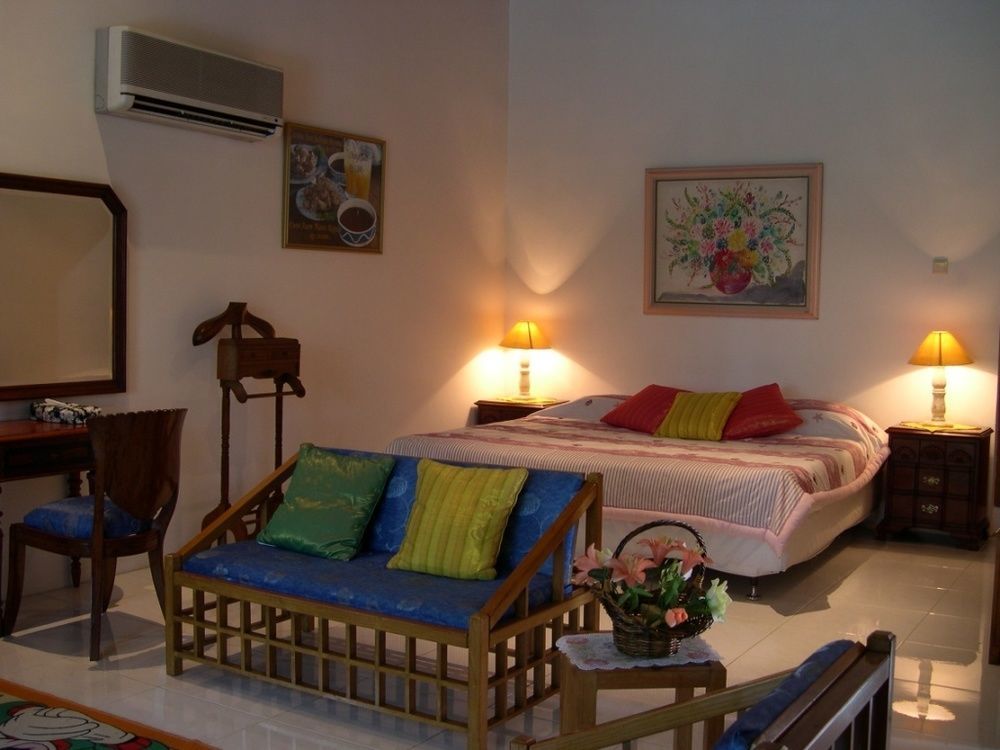 Sewu Padi Hotel Bedojo Bagian luar foto